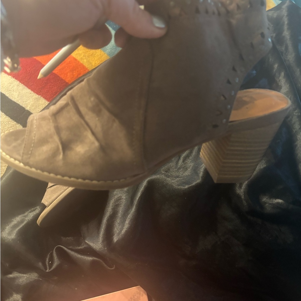 Tan Heeled Boots with Chunky Heel and Suede Texture